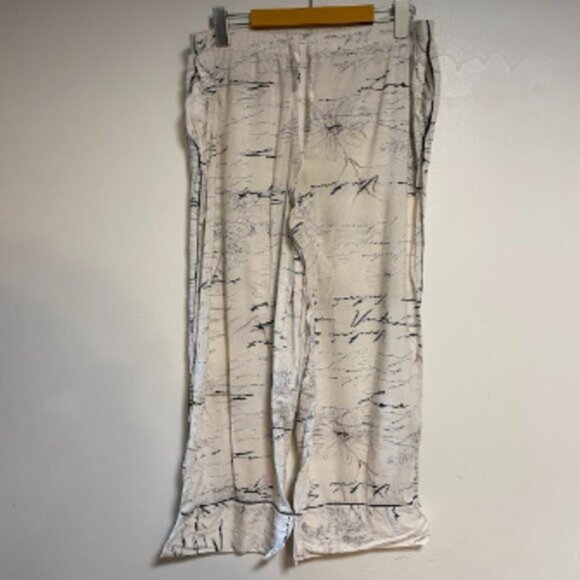 Victoria's Secret Women's 2-Piece Pajama Set Size M - Picture 2 of 15